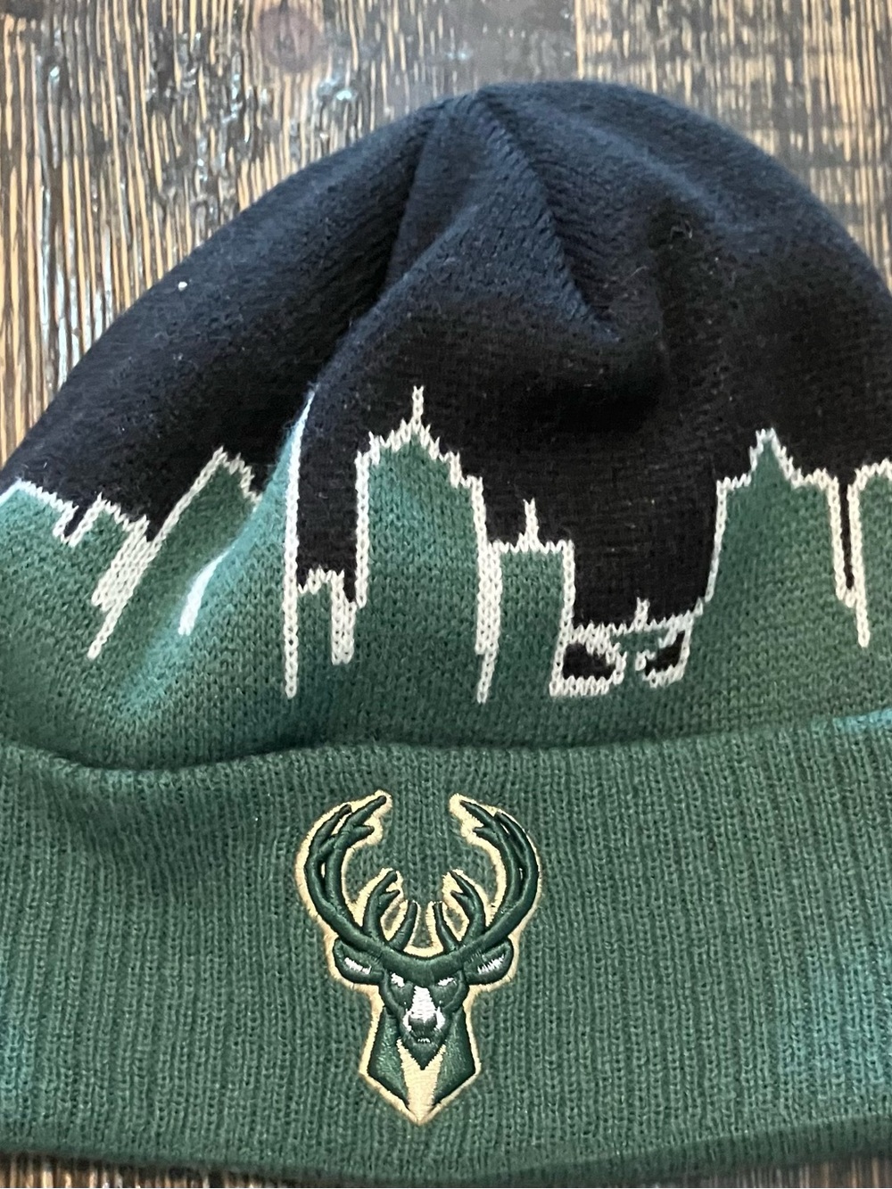 Men's Green and Black Milwaukee Bucks Beanie